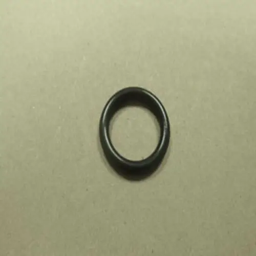Schwarzer O-Ring auf grauem Hintergrund, möglicherweise zur Verwendung in der Haustechnik oder Heiztechnik, passend für Produkte wie Remeha.
